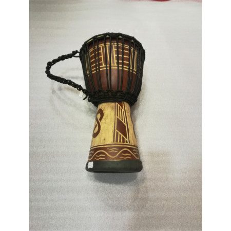 Djembe (20-23 cm átmérő, 40 cm magasság  mintás faragott)