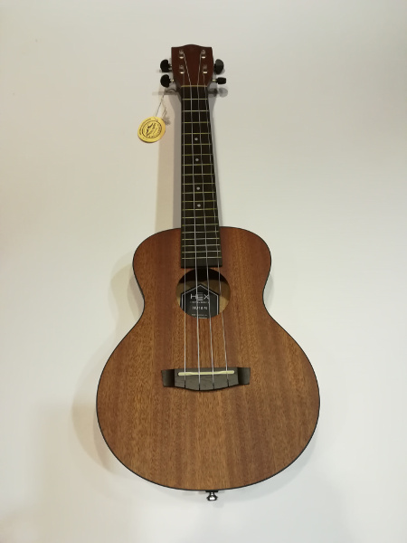 HEX HU10 M koncert ukulele tokkal (sapele)